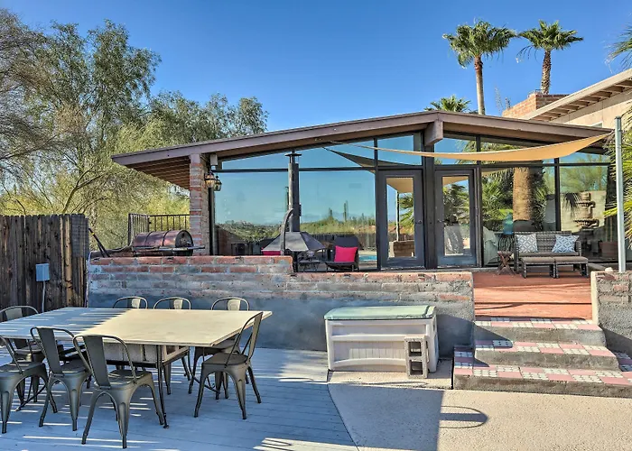 Oasis 'la Casa De Palmas' W/ Pool! Holiday home Tucson